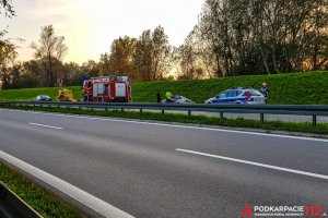 Na szczęście nikomu nic się nie stało, po za uszkodzonym autem, które nie nadawo się do dalszej jazdy. 