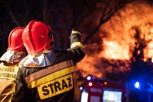Tragiczny pożar altany w Boguchwale. Nie żyje mężczyzna