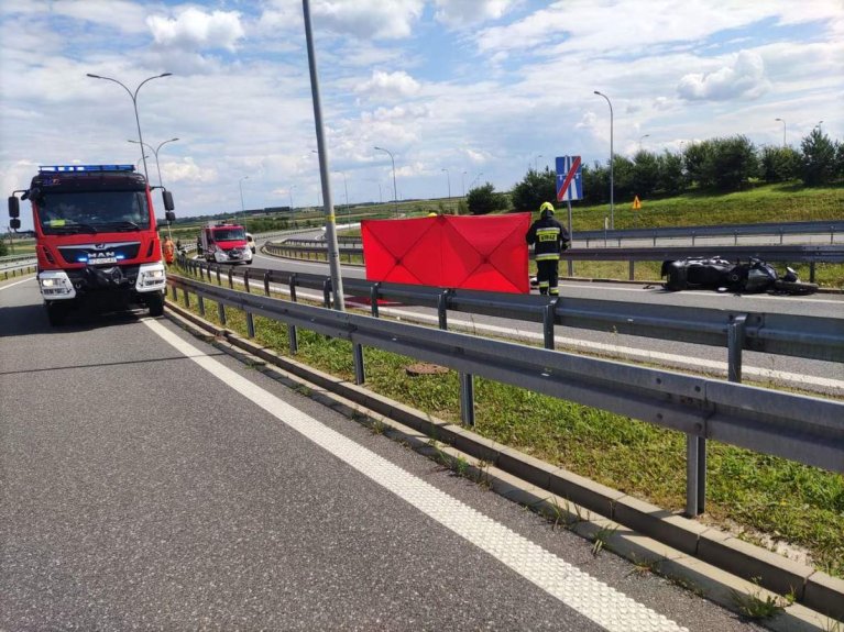 Tragiczny wypadek na A4, nie żyje motocyklista