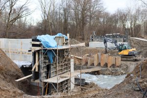 Trwają prace związane z modernizacją mostu w Osobnicy