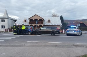 Uderzyła w tył auta, które zatrzymało się przed przejściem