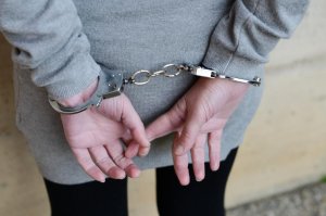 Ukradła torebkę i udawała, że ja znalazła