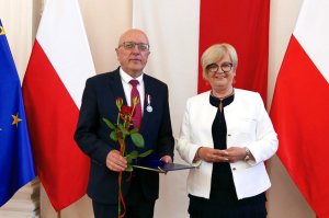 Wiktor Skwara odznaczony za 23 lata pracy na rzecz lokalnej społeczności