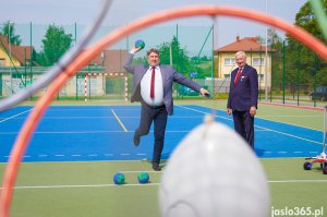 Wstęga przecięta. Otwarto nowe boisko przy jasielskim "Chemiku"