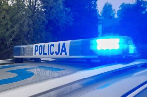 Wypadek w Górnie. Motocyklista uderzył w znak