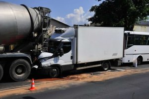 Wypadek w DK 28. Zderzenie trzech pojazdów