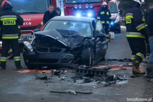 Wypadek w Jaśliskach. Zderzenie BMW z volkswagenem
