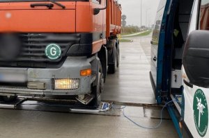 Zakaz jazdy dla ciężarówki. Przeładowana o ponad 7 ton