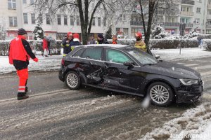 Zderzenie audi i mitsubishi