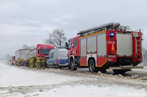 Zderzenie dwóch ciężarówek na DK28