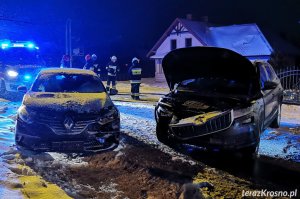 Zderzenie dwóch samochodów w Jaszczwi