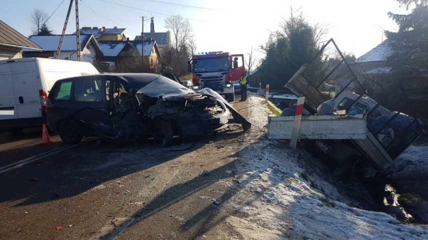 Zderzenie dwóch samochodów w Pakoszówce