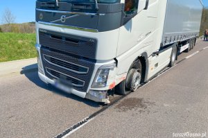 Zderzenie osobówki z ciężarówką w Komborni