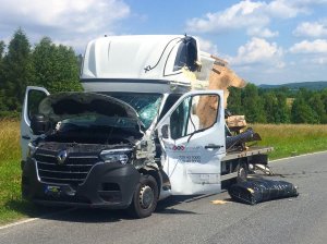 Zderzenie z samochodem przewożącym niewybuchy