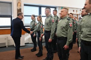 Złożyli ślubowanie. Nowi funkcjonariusze Służby Celno-Skarbowej