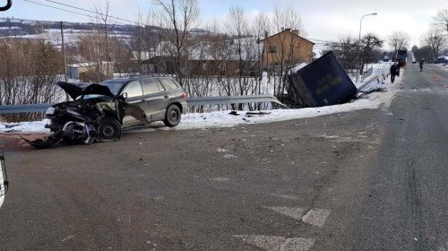 Wypadek w Łysej Górze. Zderzenie trzech pojazdów