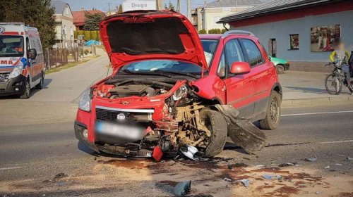 Wypadek w Iwoniczu. Zderzenie dwóch samochodów osobowych