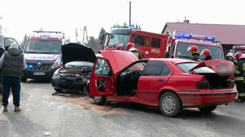 Łęki Strzyżowskie. Zderzenie Alfa Romeo z BMW