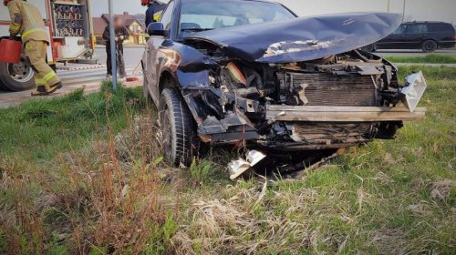 Zderzenie volkswagena i renault na ulicy Lotników w Krośnie