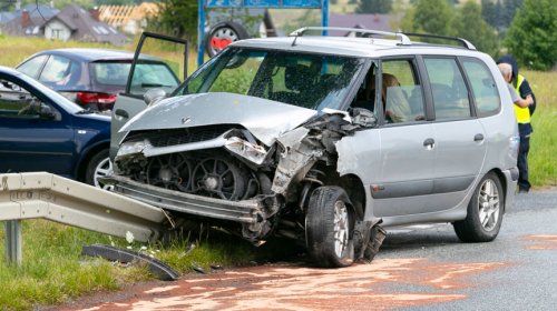 Teodorówka. Zderzenie samochodu ciężarowego i osobówki