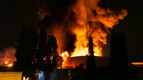 Pożar hali produkcyjnej w Krośnie