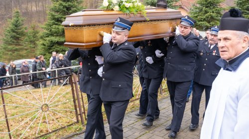 Pogrzeb ks. Henryka Czajki w Niewodnej